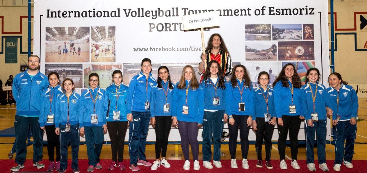 Equipo do Voleibol Pontevedra en Esmoriz