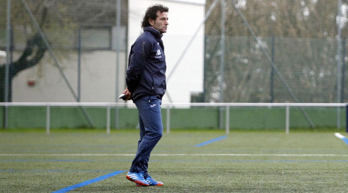 Luisito durante un entrenamiento del Pontevedra en Príncipe Felipe Luisito durante un entrenamiento del Pontevedra en Príncipe Felipe