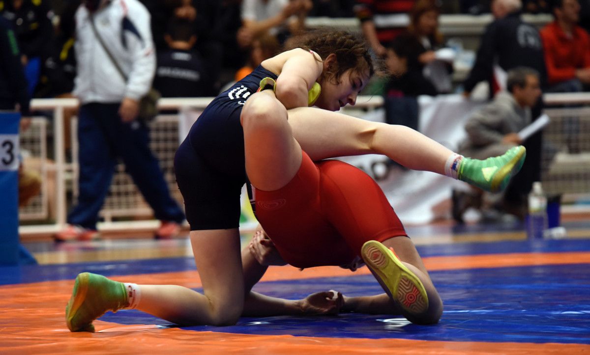 Lydia Pérez durante el campeonato de España Junior y Escolar de Luchas Olímpicas