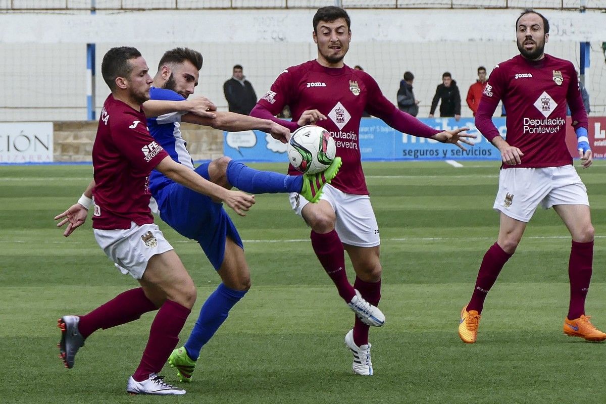 Partido entre Izarra y Pontevedra en Merkatondoa Partido entre Izarra y Pontevedra en Merkatondoa