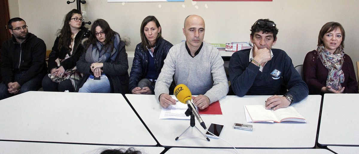 Rolda de prensa da CIG Ensino e de representantes da Escola de Restauración