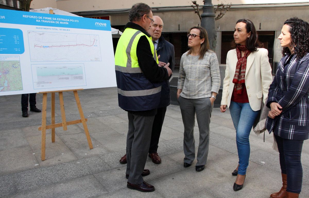 Ethel Vázquez e María Ramallo explican o proxecto de mellora da PO-313