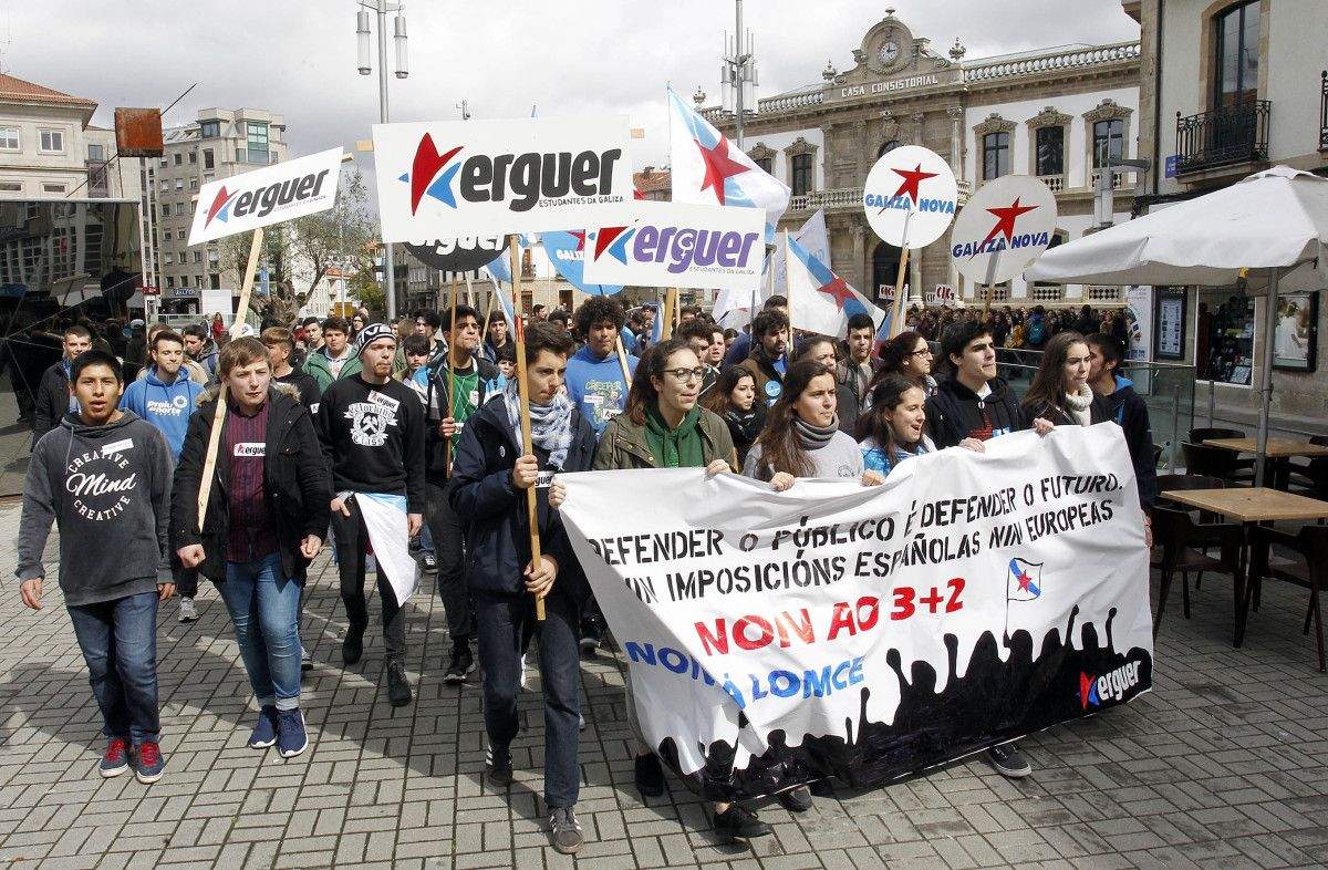 Manifestación de estudiantes por Pontevedra