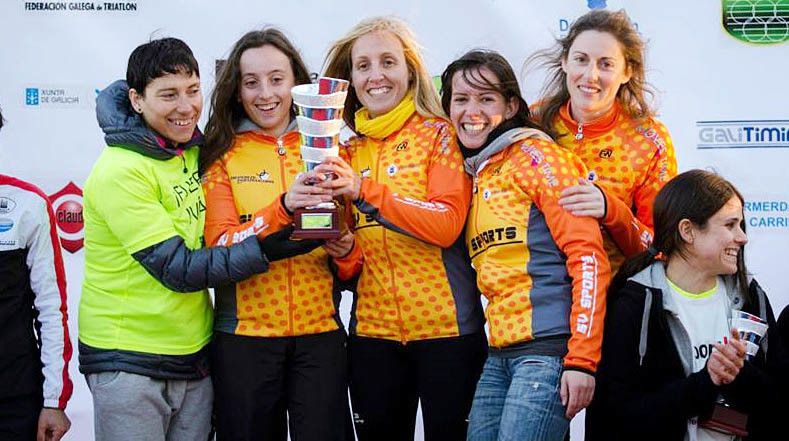 Equipo femenino del GV Sports en Vedra