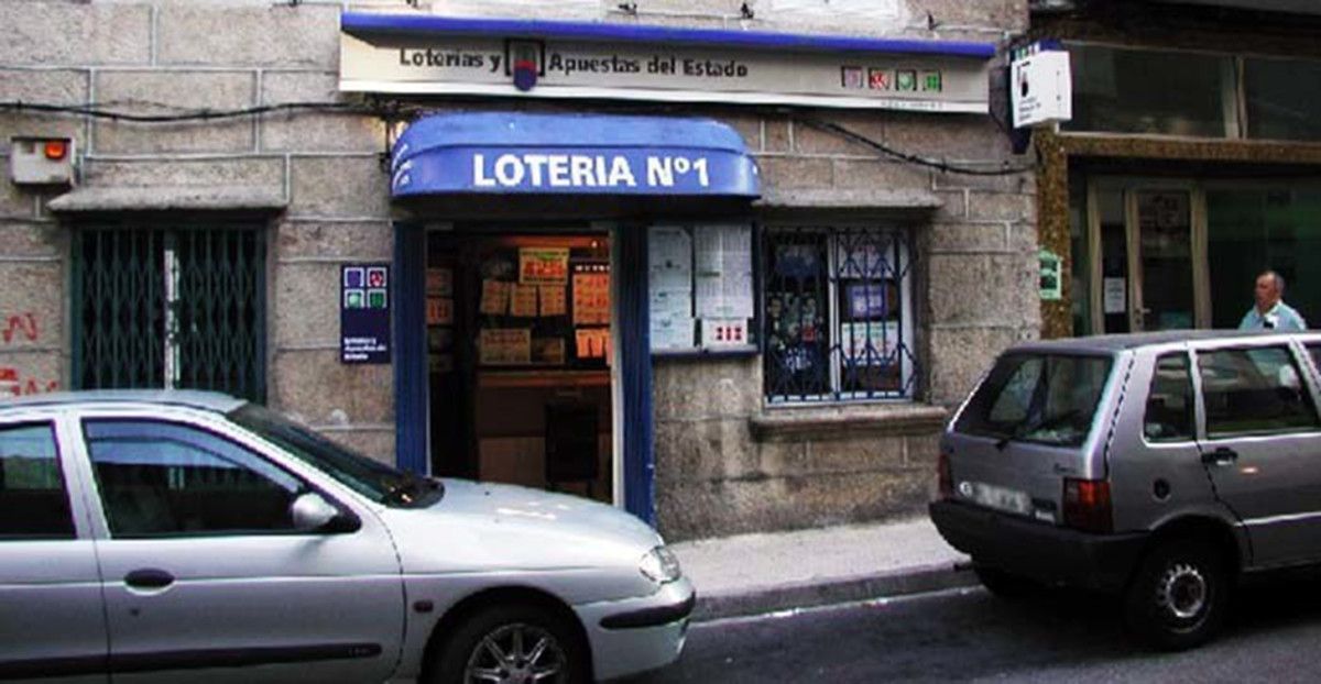 Administración de lotería número 1 de Marín, na rúa da Ponte