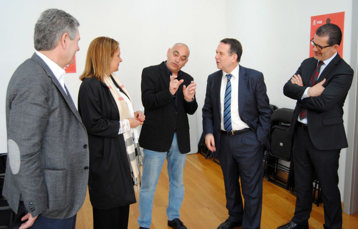 Xuntanza de Abel Caballero e Carmela Silva con Agustín Fernández na sede do PSOE