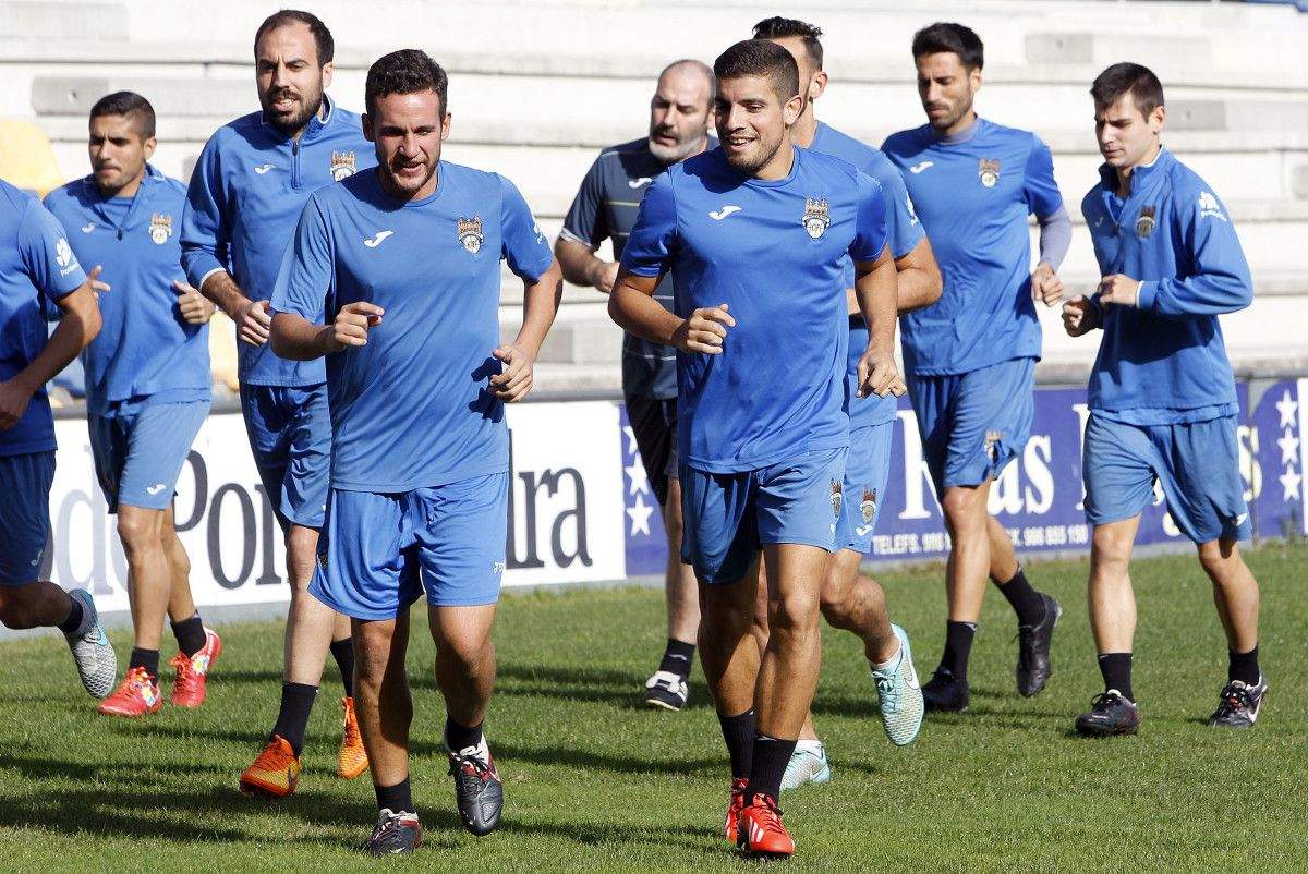 Entrenamiento del Pontevedra en Pasarón Entrenamiento del Pontevedra en Pasarón