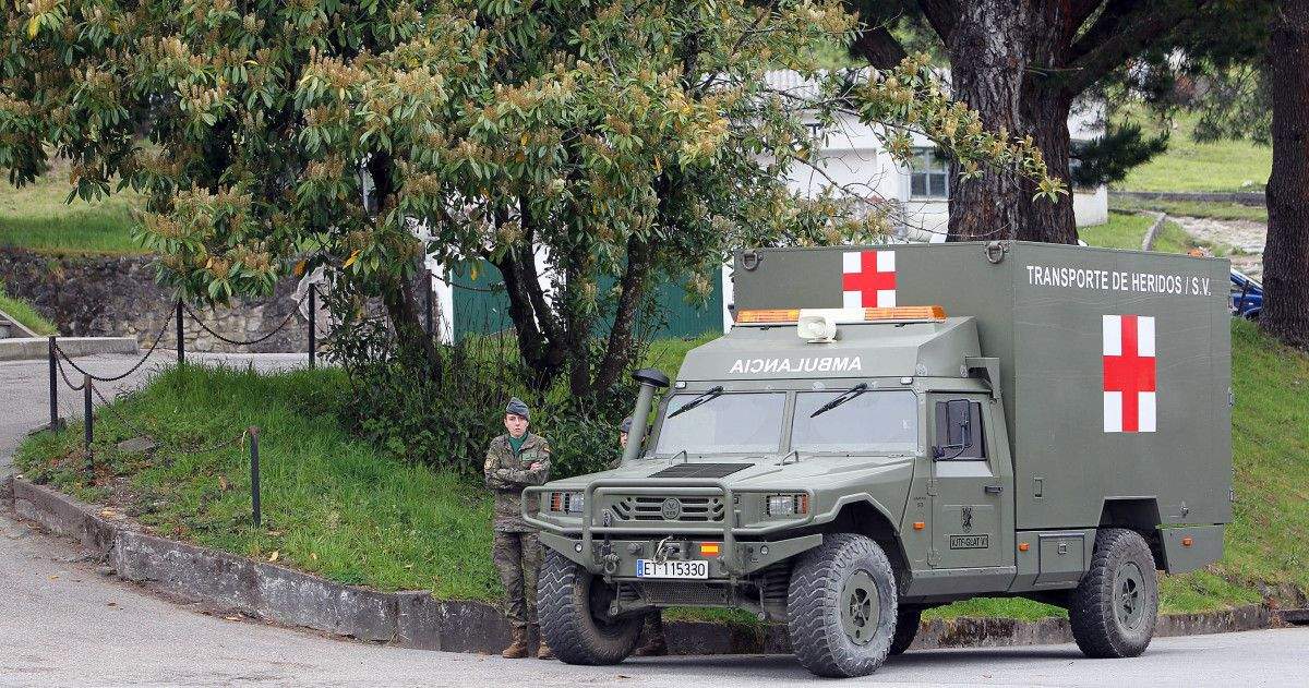 Ambulancia militar en la sede de la Brilat