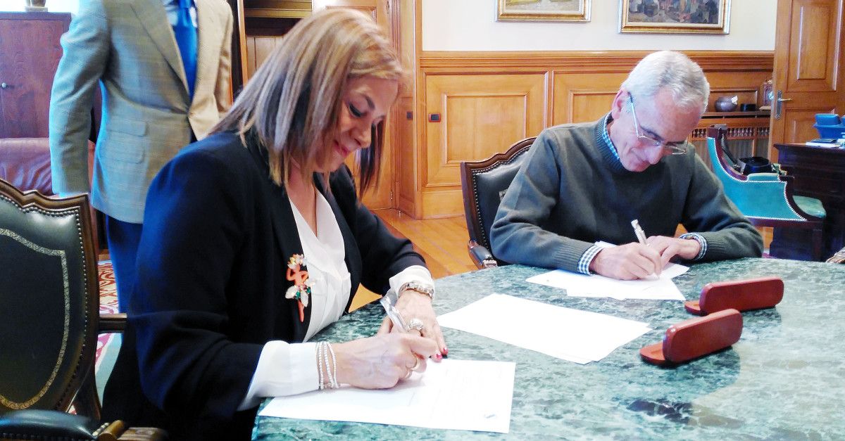 Sinatura do convenio de patrocinio entre Deputación e Sociedad Gimnástica