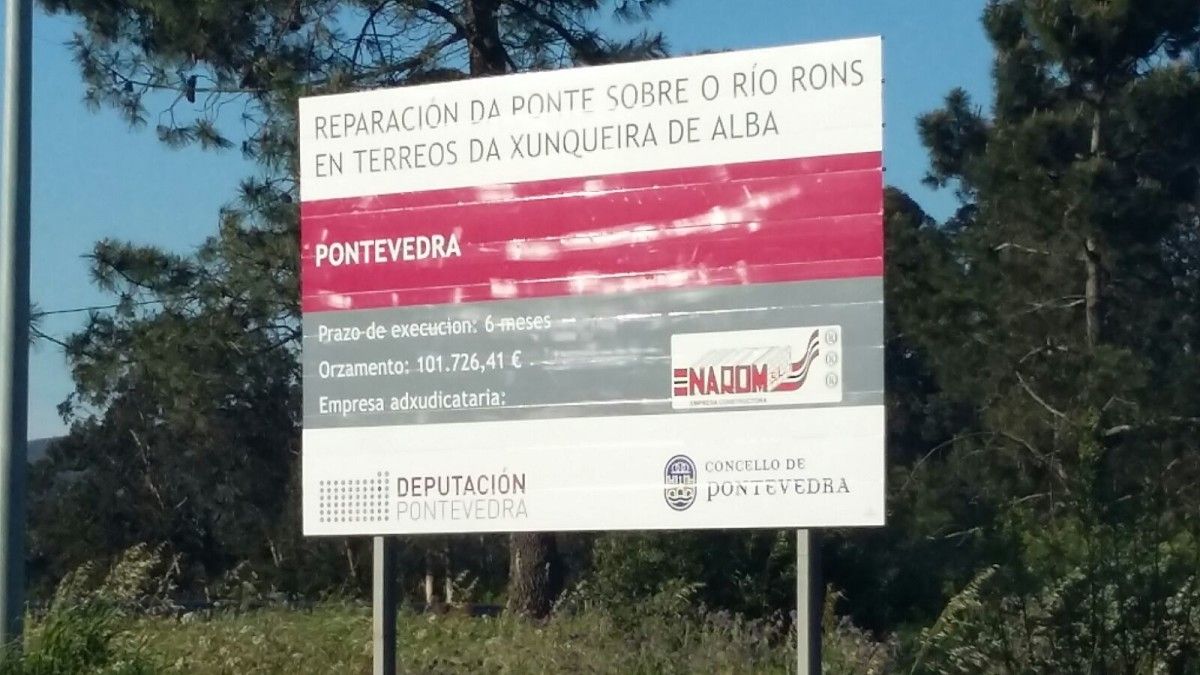 Cartel indicando las obras en el Puente de A Gándara