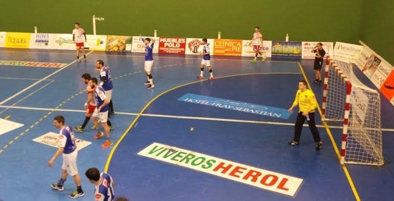 Partido entre BM Nava e Cisne en Nava de la Asunción