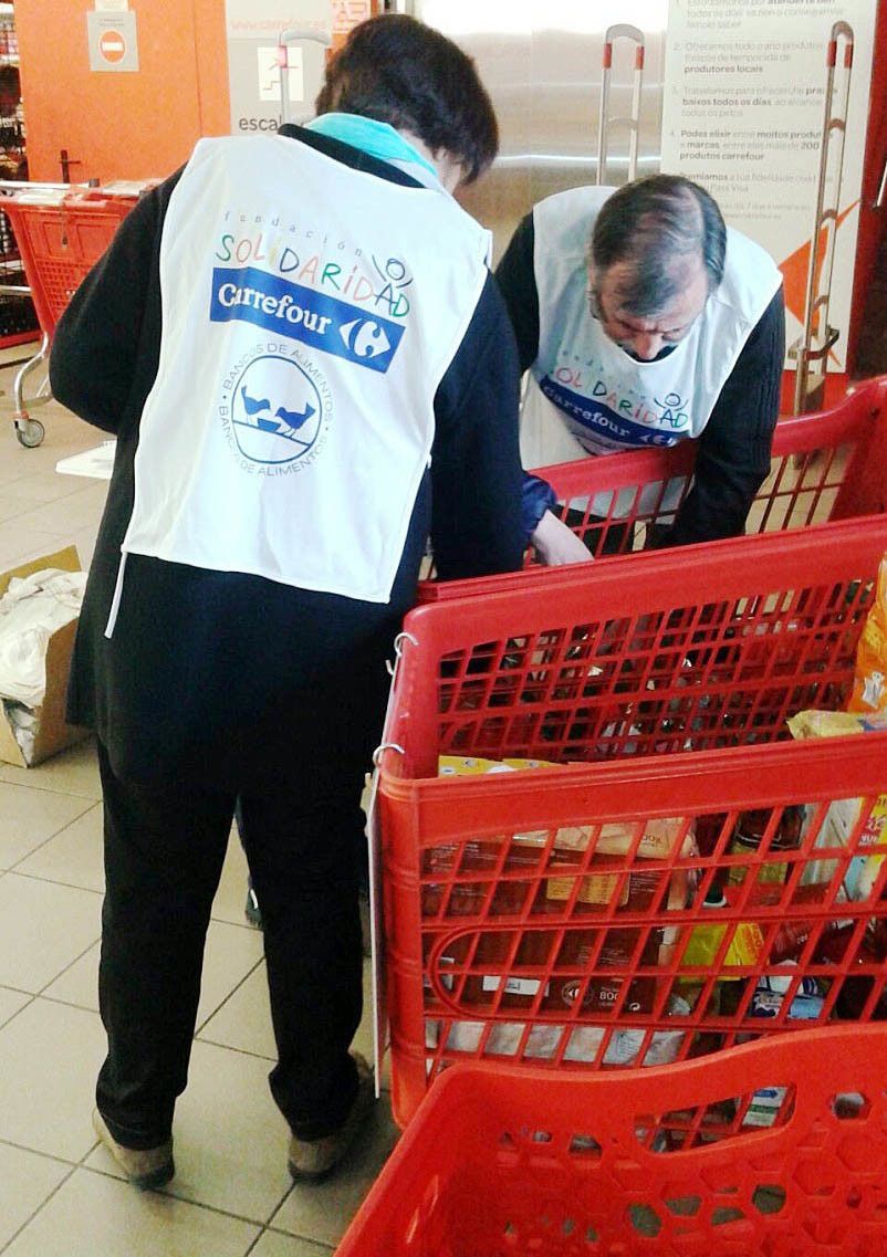 Voluntarios da Operación Quilo en Sanxenxo