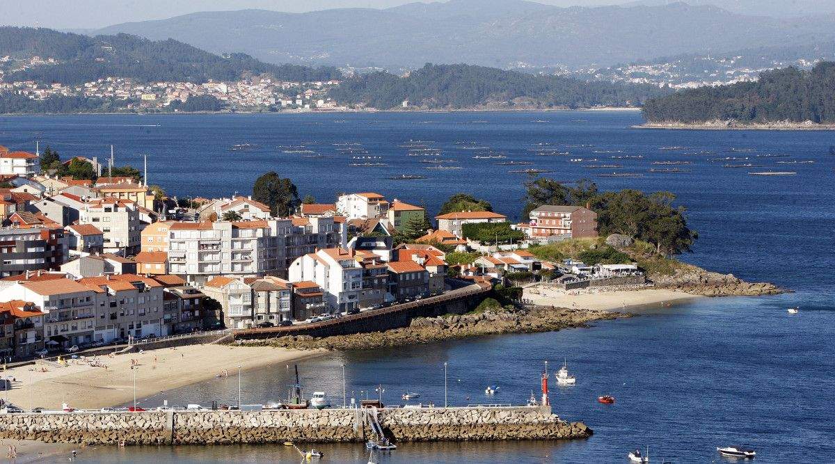Porto e núcleo de vivendas en Raxó (Poio)