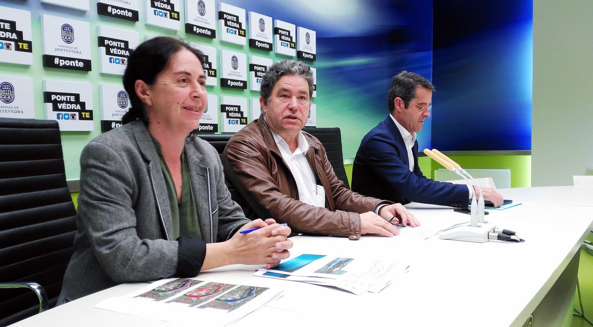 Anxos Riveiro, Miguel Anxo Fernández Lores y Óscar Surís presentan la Copa del Rei de triatlón