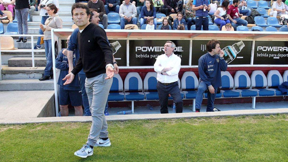 Luisito antes de un partido del Pontevedra en Pasarón Luisito antes de un partido del Pontevedra en Pasarón