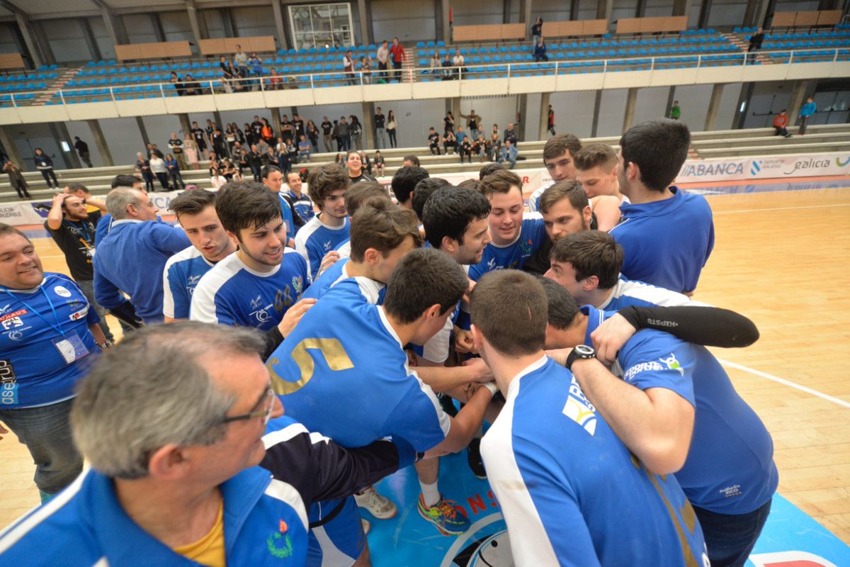 Celebración del ascenso del filial del Teucro a Primera Nacional