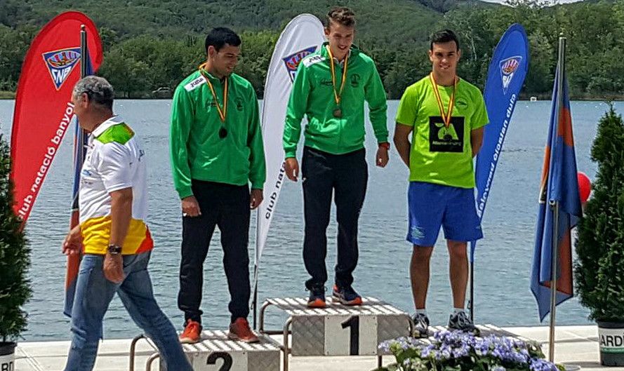 Damián González e Manuel Cons no podio do Campionato de España de Piragüismo Maratón