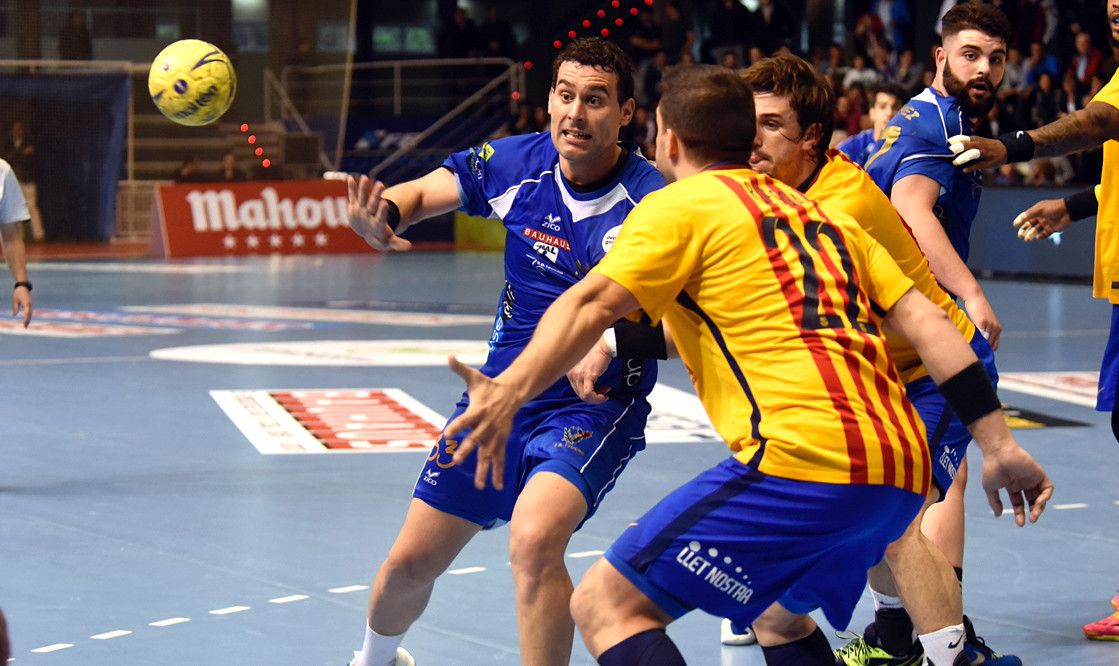 Partido entre Teucro e Barcelona no Municipal