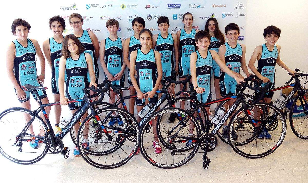 Equipo en categoría escolar do Motobike Galaico