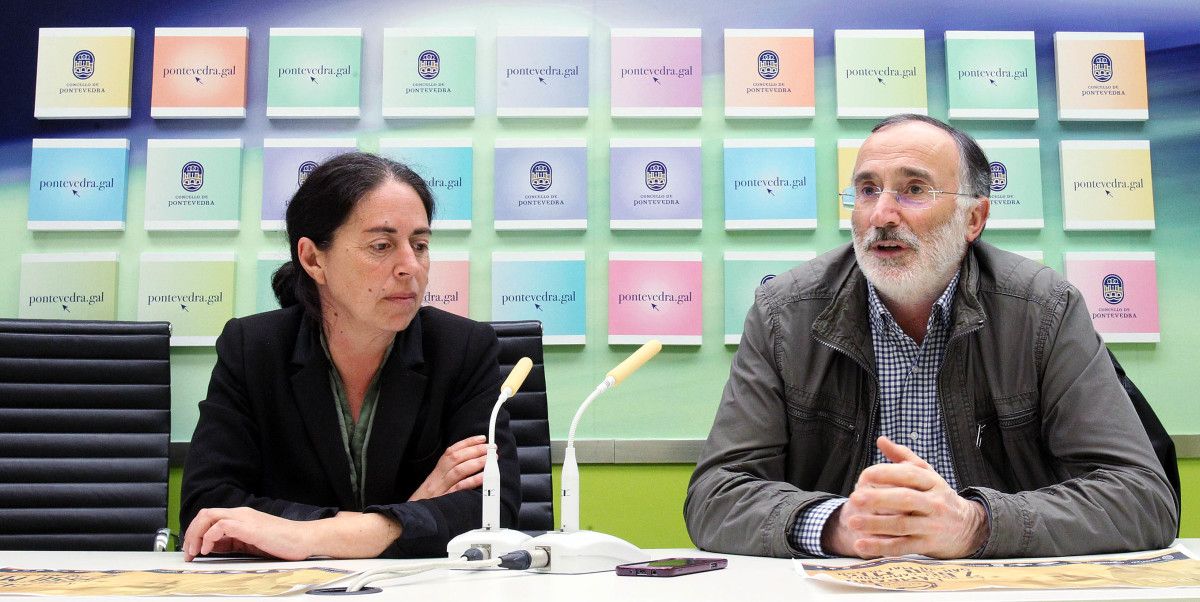 Anxos Riveiro e José María Domínguez  na presentación da IX Carreira Pedestre de Campañó