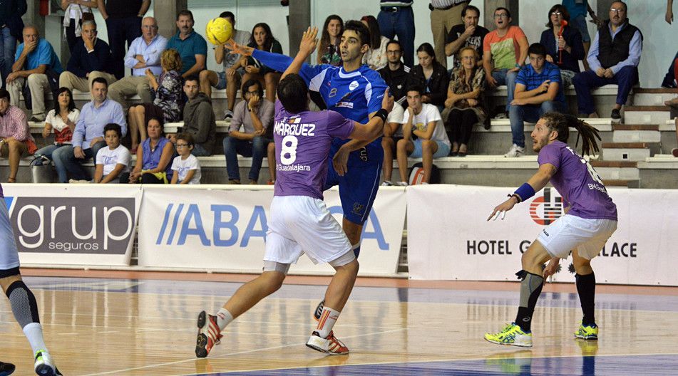 Partido entre Teucro y BM Guadalajara en el Municipal
