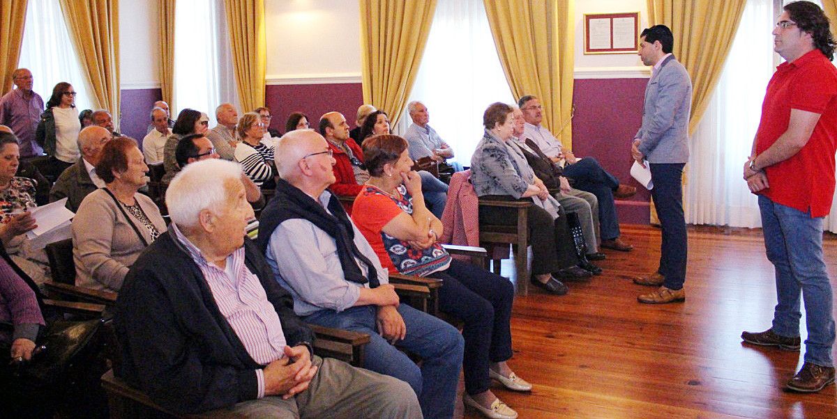 Reunión de Andrés Díaz cos veciños afectados pola ampliación da estrada Ponte Caldelas-Cotobade