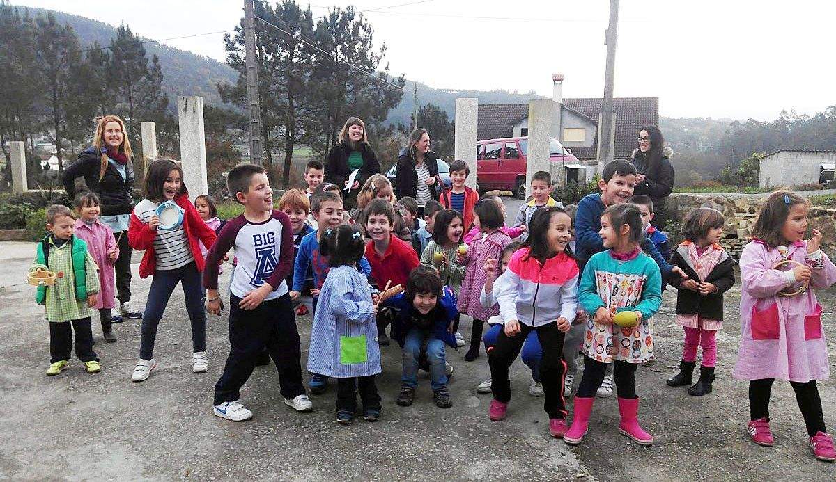 Alumnos de la escuela de educación infantil de Verducido