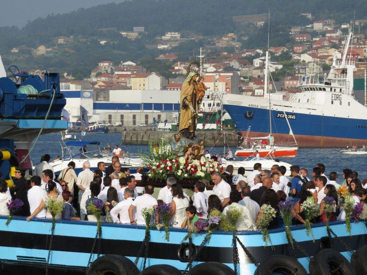 Procesión marítima del Carmen en Marín