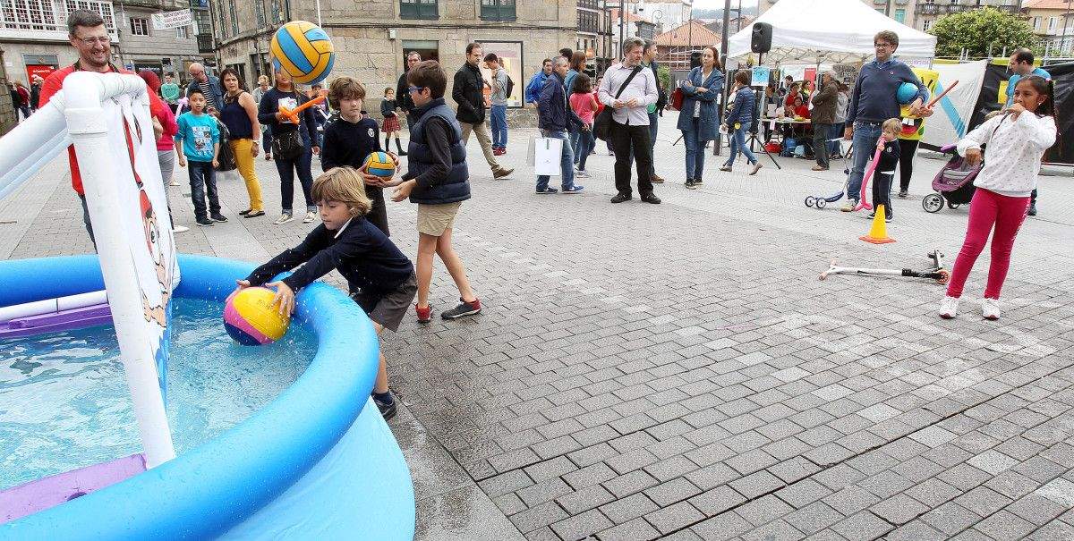 Actividade 'Waterpolo na Rúa' do CW Pontevedra