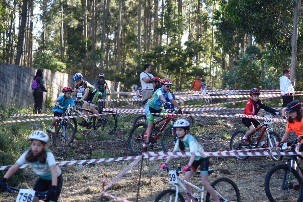 Participantes en la segunda edición del MiniBTT de Campelo
