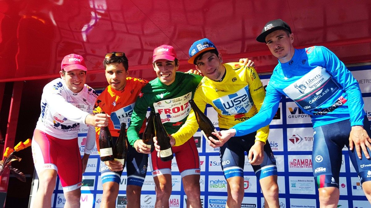 Sergio Míguez (con maillot verde) no Memorial Bruno Neves