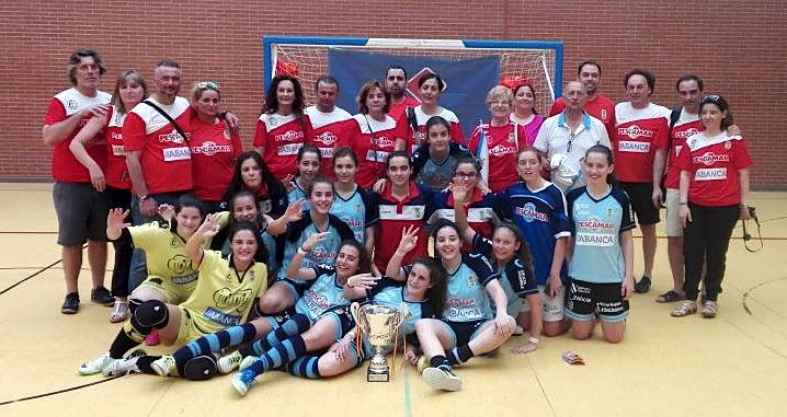 Equipo cadete feminino do Poio tras proclamarse campeón de España en Móstoles
