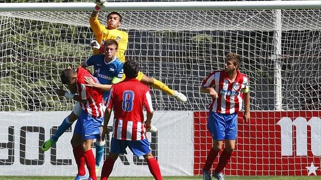Santi Canedo nun partido da UEFA Youth League co xuvenil do Atlético de Madrid