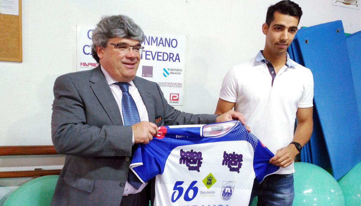 Presentación de David Chapela como xogador do Cisne no ximnasio Gymsport