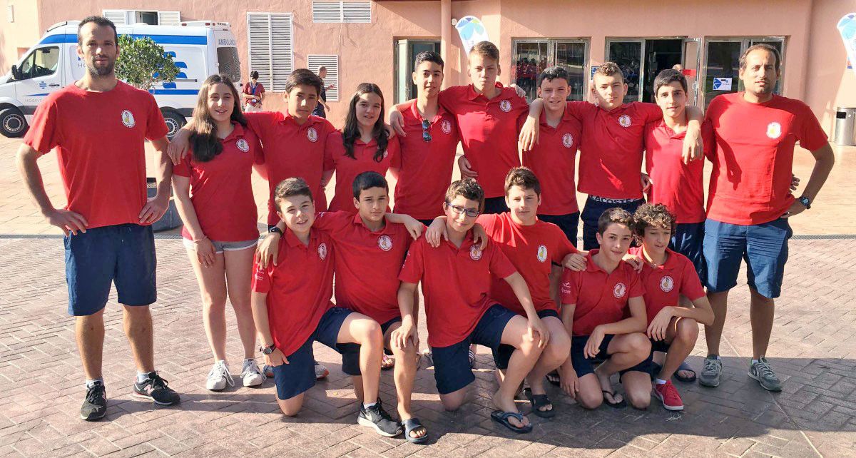 Equipo infantil do Waterpolo Pontevedra en Elxe