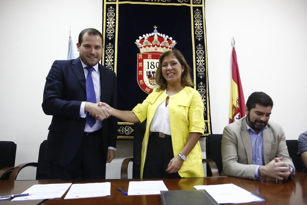 SInatura do convenio para o saneamento de Tenorio