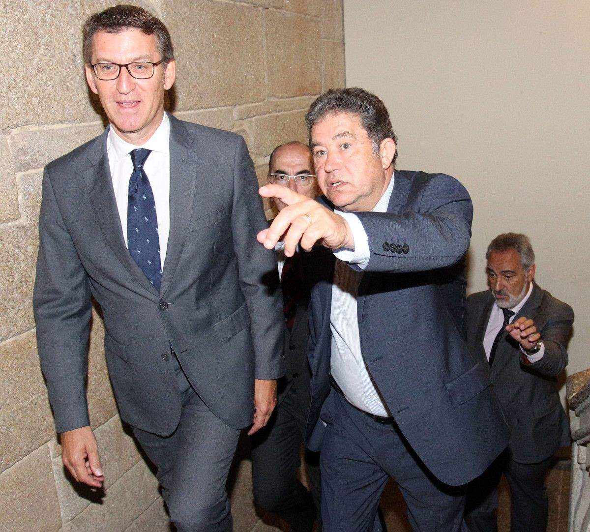 Firma del convenio entre el Sergas y el Concello para la construcción del Gran Montecelo