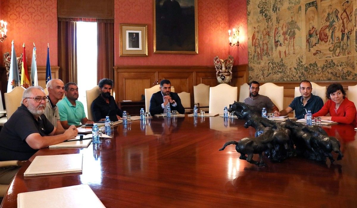Reunión do deputado Uxío Benítez con colectivos ciclistas da provincia