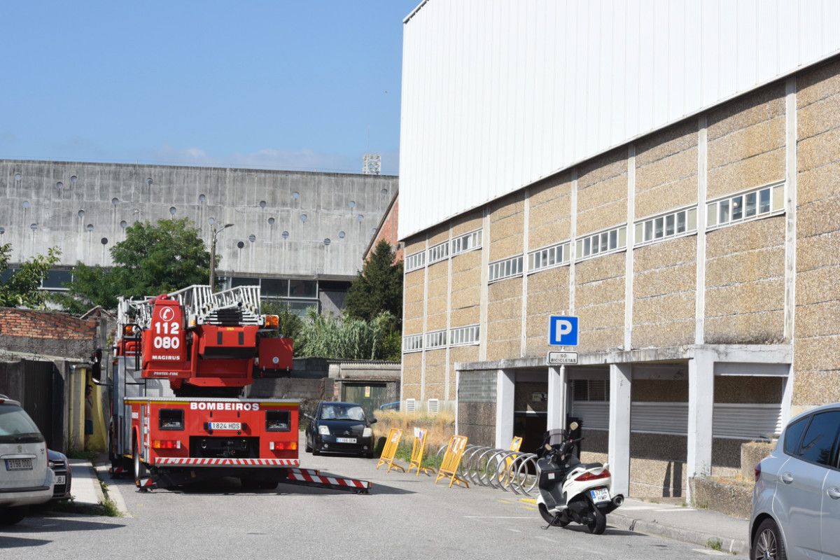 Intervención dos bombeiros por desprendementos no Pavillón dos Deportes
