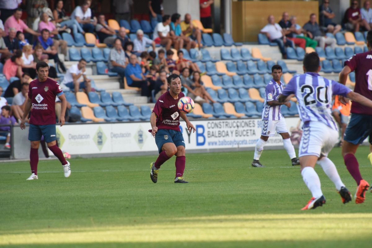 Partido entre Real Valladolid y Pontevedra correspondiente al XL Trofeo Ciudad de Pontevedra