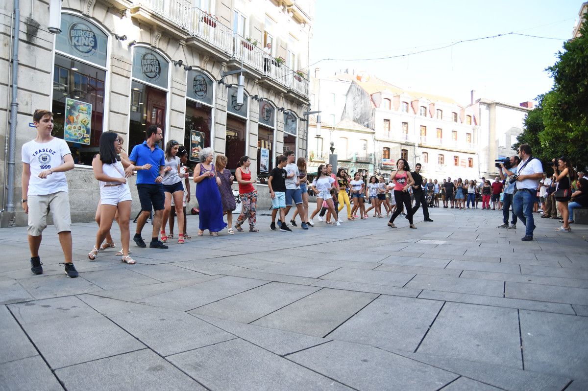 Clase de baile de Adrián Esperón e Patricia Martínez en Curros Enríquez