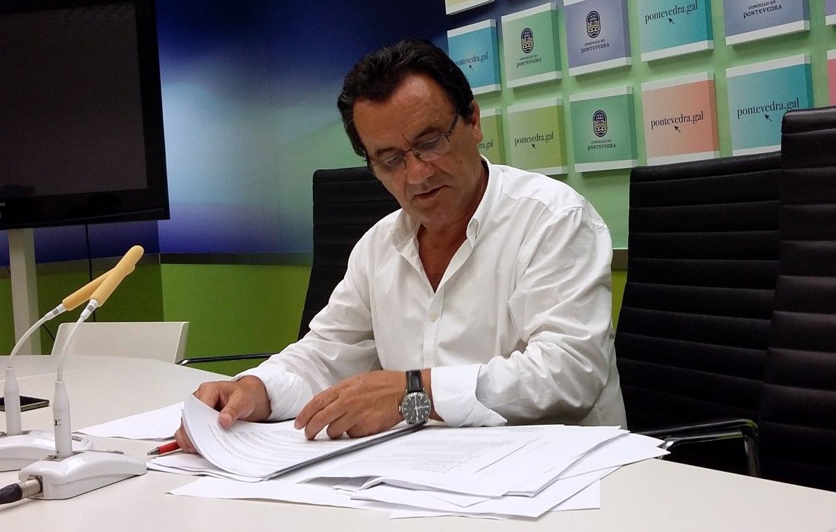 Raimundo González explica o proxecto de saneamento do Gafos