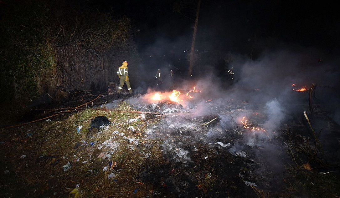 Incendio declarado de madrugada no Vao Incendio declarado de madrugada no Vao