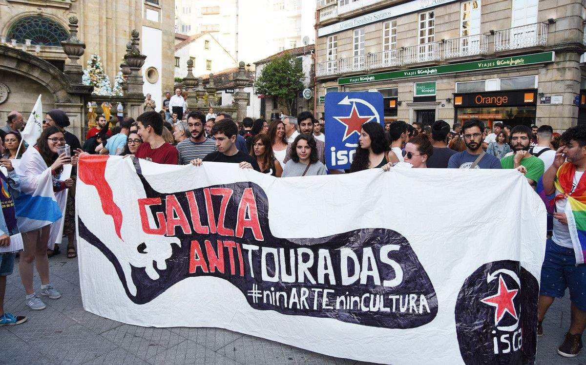 Manifestación antitouradas 2016 polas rúas de Pontevedra