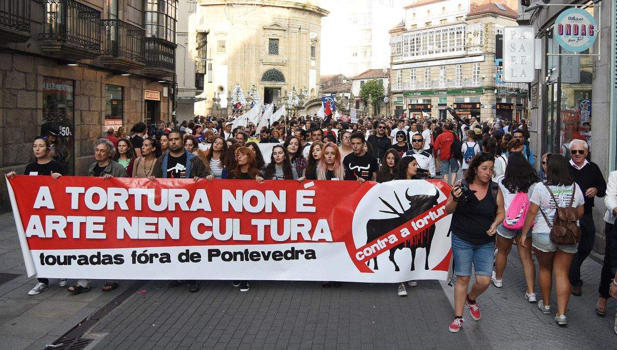 Manifestación antitaurina 2016 por las calles de Pontevedra