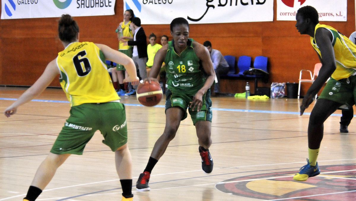Minata Keita, en un partido durante su primera etapa en el Arxil