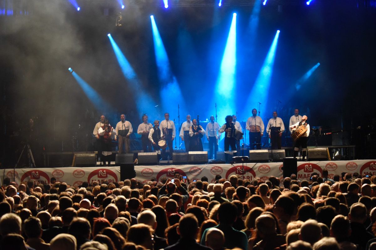 Concierto de Treixadura con el Coro Cantigas e Agarimos y la Banda de Música de Pontevedra Concierto de Treixadura con el Coro Cantigas e Agarimos y la Banda de Música de Pontevedra