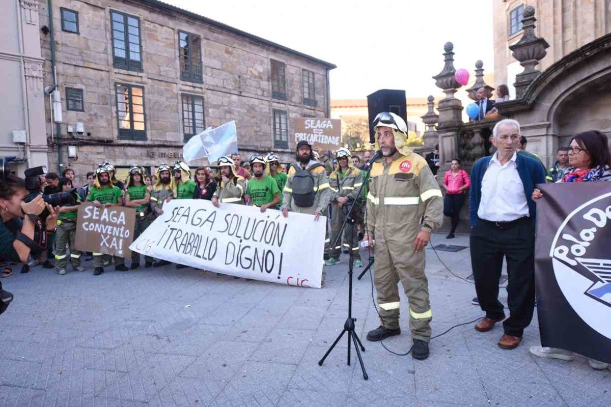 Concentración contra os lumes forestais Concentración contra os lumes forestais