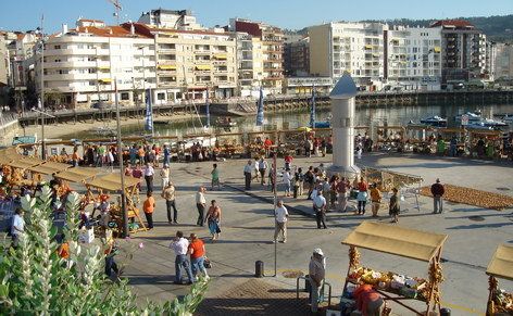 Praza do Mar de Sanxenxo durante a celebración da Feira da Cebola