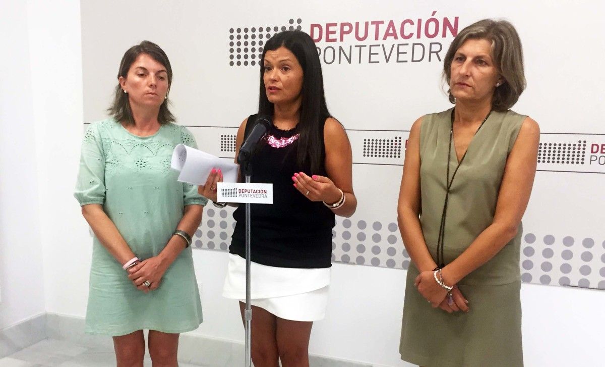 Luisa Piñeiro, Nidia Arévalo e Belén Cachafeiro na Deputación de Pontevedra